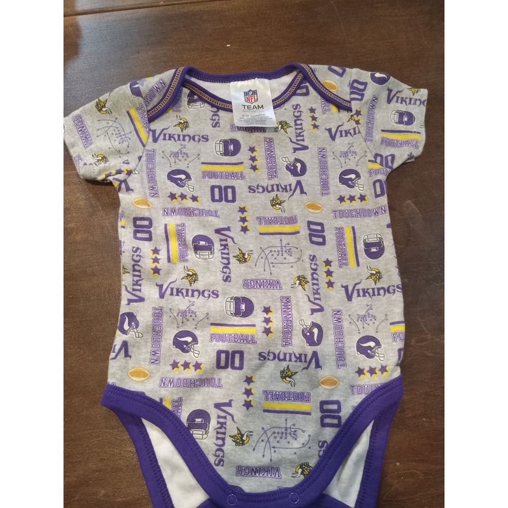 NFL Team Apparel Minnesota Vikings Baby Bodysuit 6-12 Months Grey Purple Romper